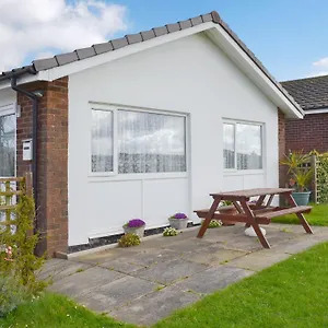 Jasmine View Gristhorpe